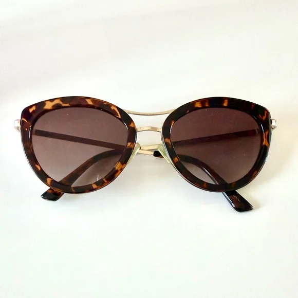 Lucky Brand Cat Eye Sunglasses | Tortoiseshell | CAT 3 | Never Worn - Picture 3 of 10